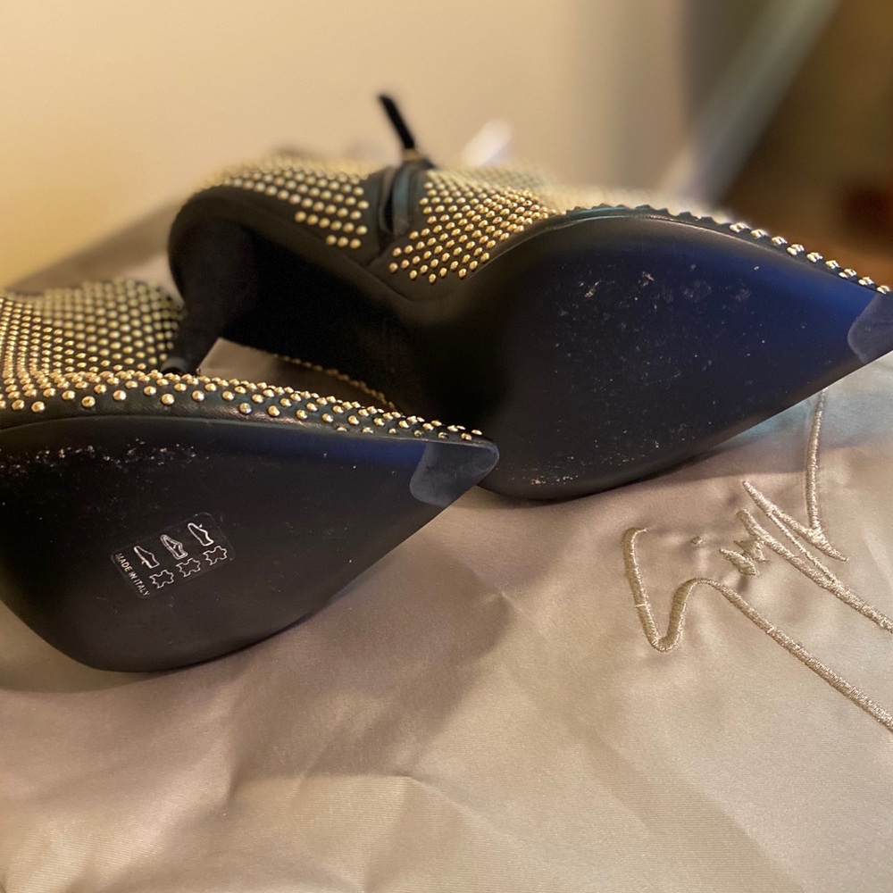 Giuseppe Zanotti black and gold ankle boots. - Picture 4 of 5